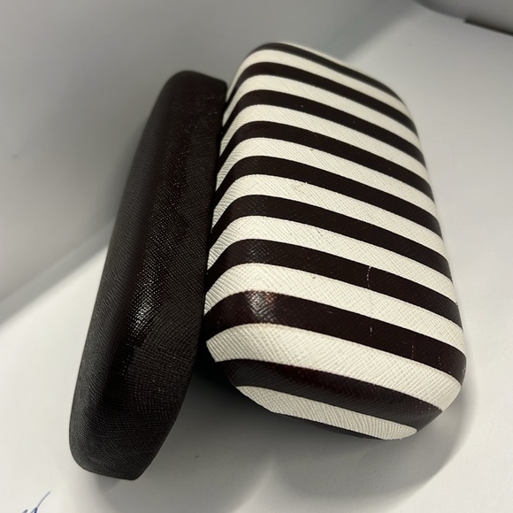 Henri Bendel Hard Shell Eyeglasses Sunglasses Case Brown White Striped main image 4